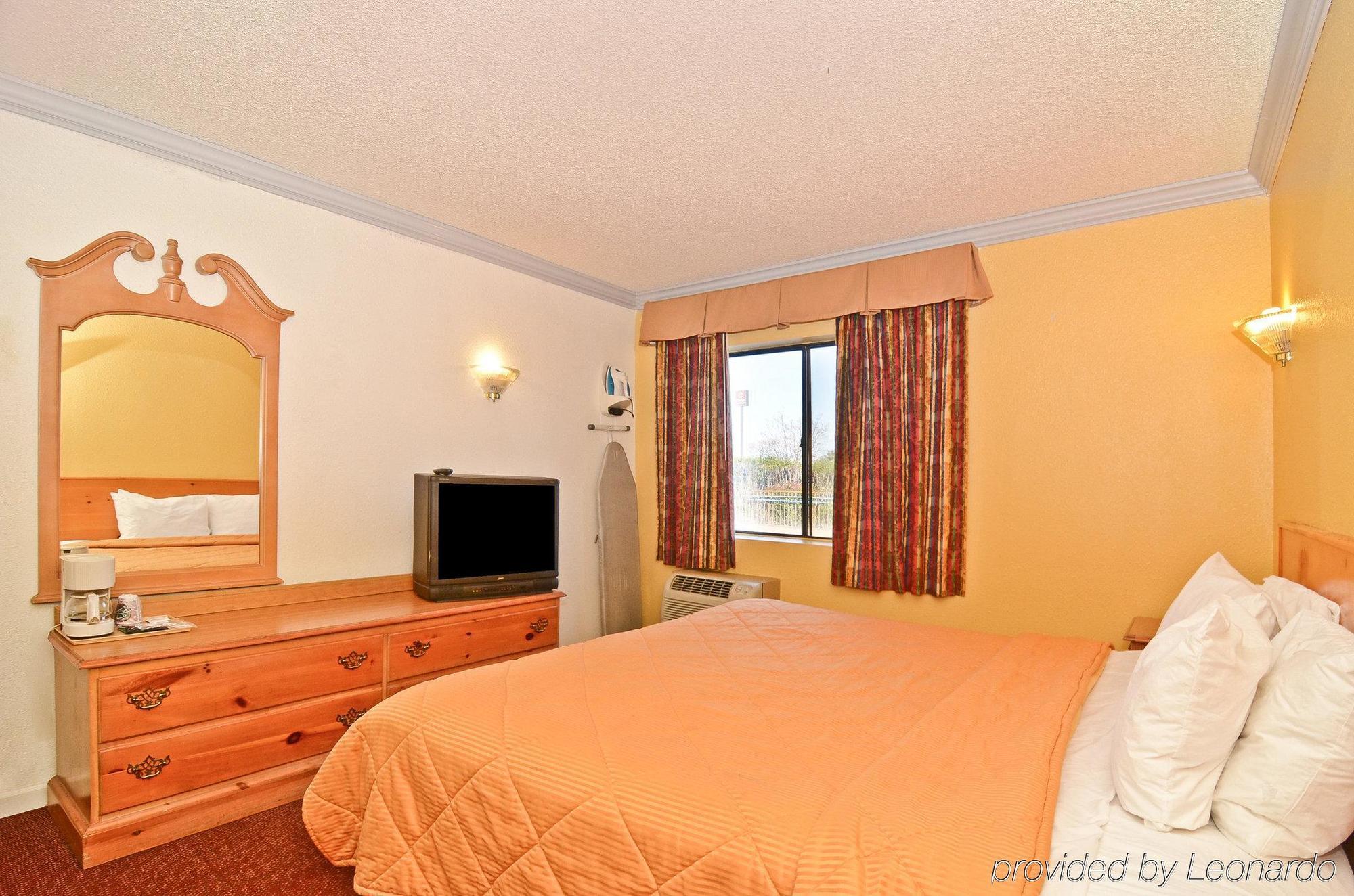 Americas Best Value Inn Stockton Habitación foto