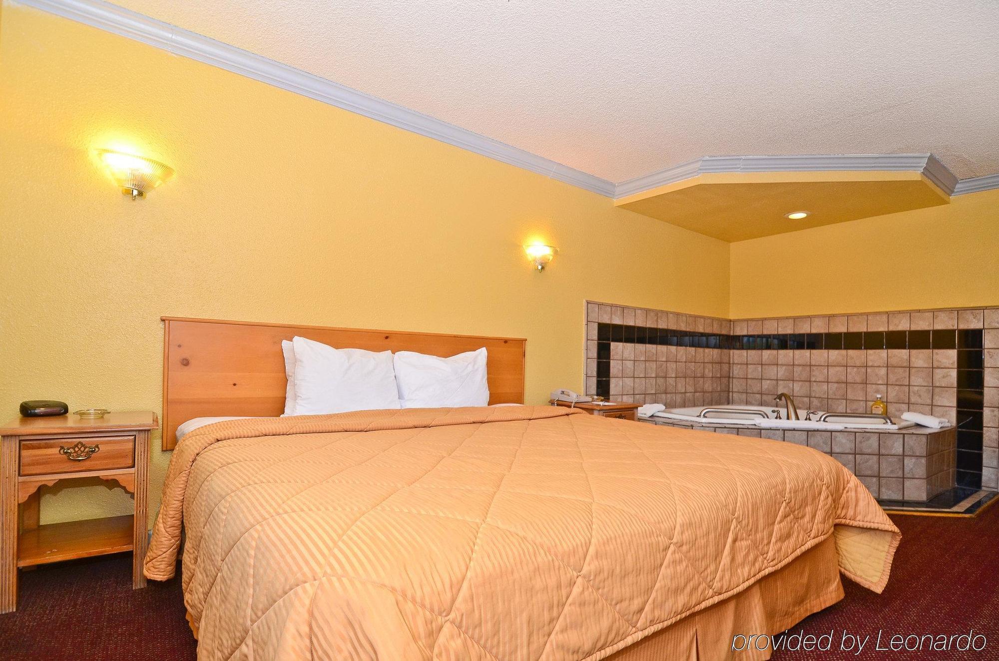 Americas Best Value Inn Stockton Habitación foto